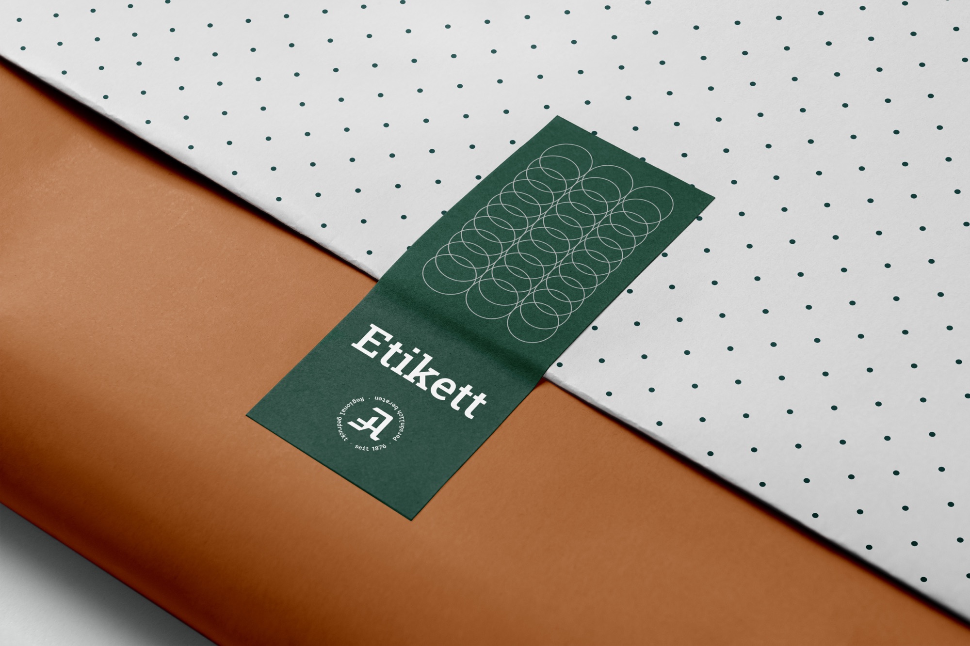 Hochwertige Etikett auf einer Glasflasche