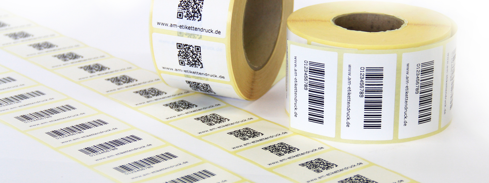 Barcode- und QR-Code-Etiketten auf Rollen und Bögen
