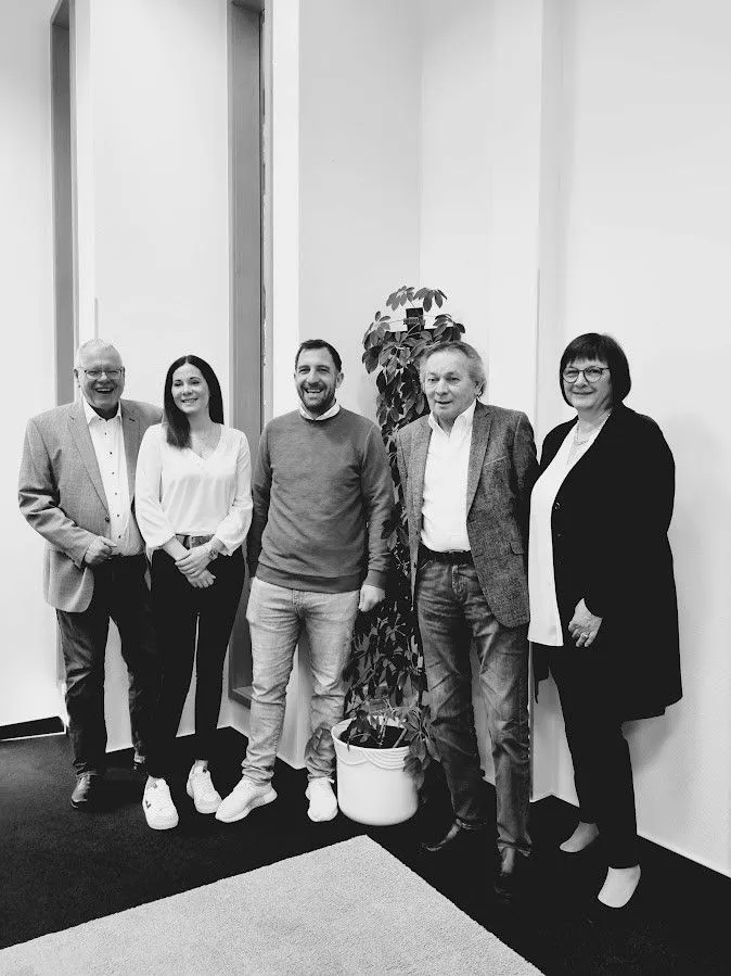 Madeleine Mileta-Eckert oder Beratungssituation der Druckerei Acker